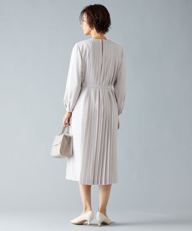 自由区 【ご好評につき追加生産・洗える】ライトサテン ワンピース ライトグレー系