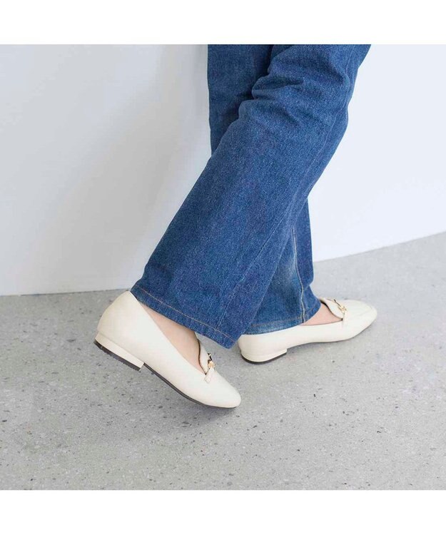 MODE ET JACOMO <noyau>スクエアトゥビット付きヒールローファー アイボリー