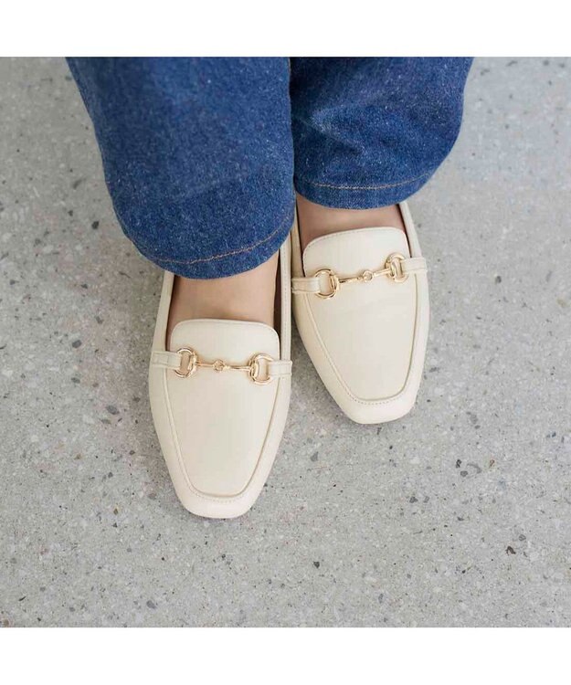 MODE ET JACOMO <noyau>スクエアトゥビット付きヒールローファー アイボリー