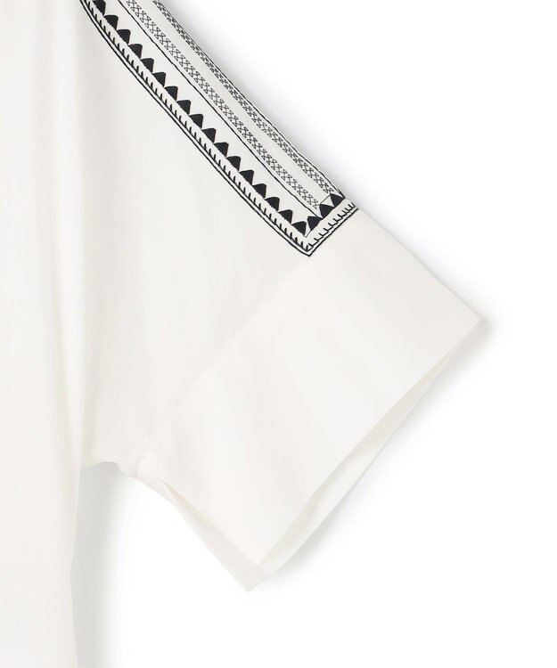 BEIGE， AXI / 刺繍ステッチ ドルマンロングドレス Ecru