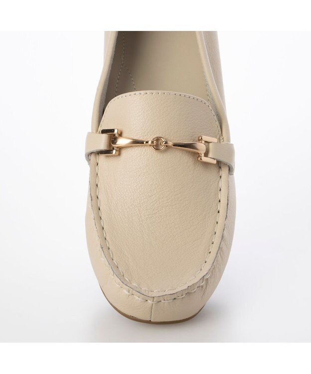 ing <ing>【3E】【サスティナブル】ビット付きモカシューズ アイボリー