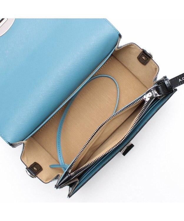 A.D.M.J. 【牛革】カルヴィクラッチショルダー ネグロ