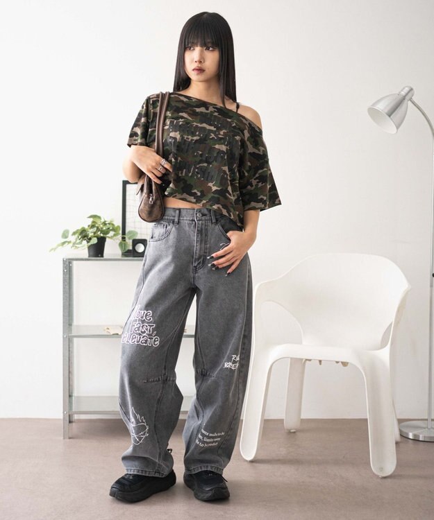 WEGO 刺繍ロゴバレルレッグパンツ デニムブラック