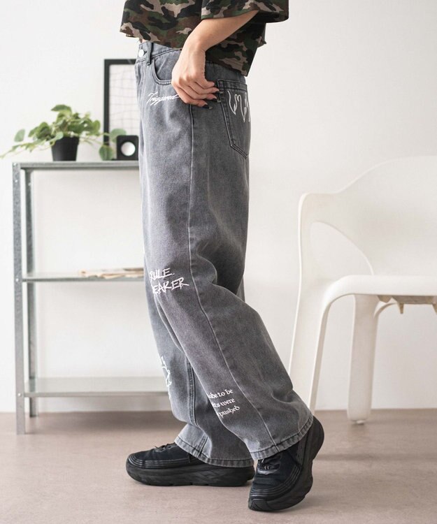 WEGO 刺繍ロゴバレルレッグパンツ デニムブラック