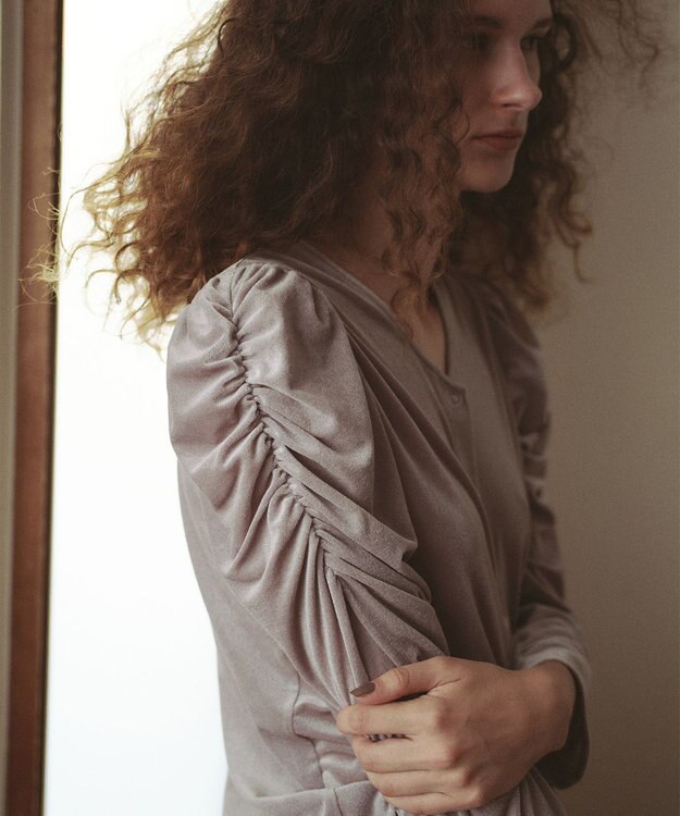 #Newans 【洗濯機可／ 前後着用可】 ギャザースリーブシアーベロアカーディガン ライトグレー