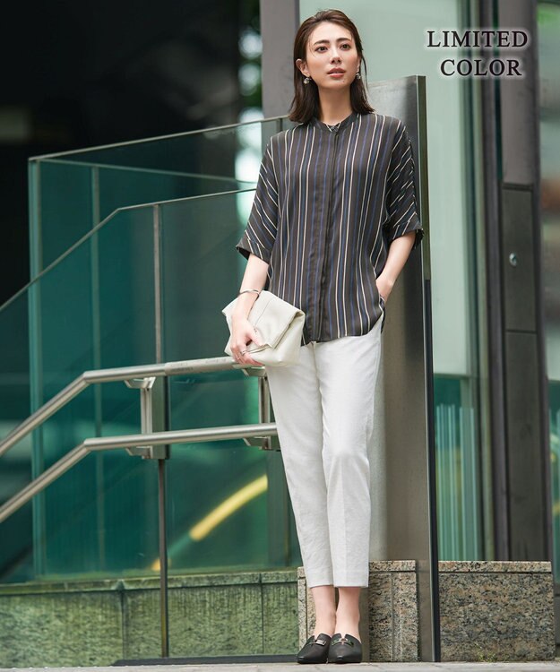 ICB L 【人気のため新色追加・接触冷感・UVケア・速乾・洗える】BackSatinAmunzen 5分袖バンドカラーブラウス チャコールストライプ柄系［WEB限定］