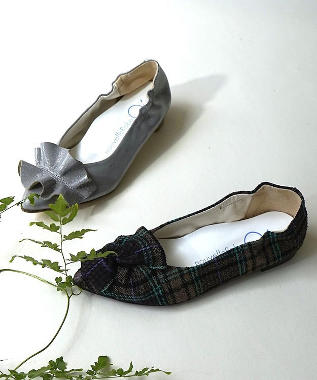 nouvelleRobe Oū 新色追加【本革・高反発】Ruffles ポインテッドトゥ ヒールパンプス ガンメタリック