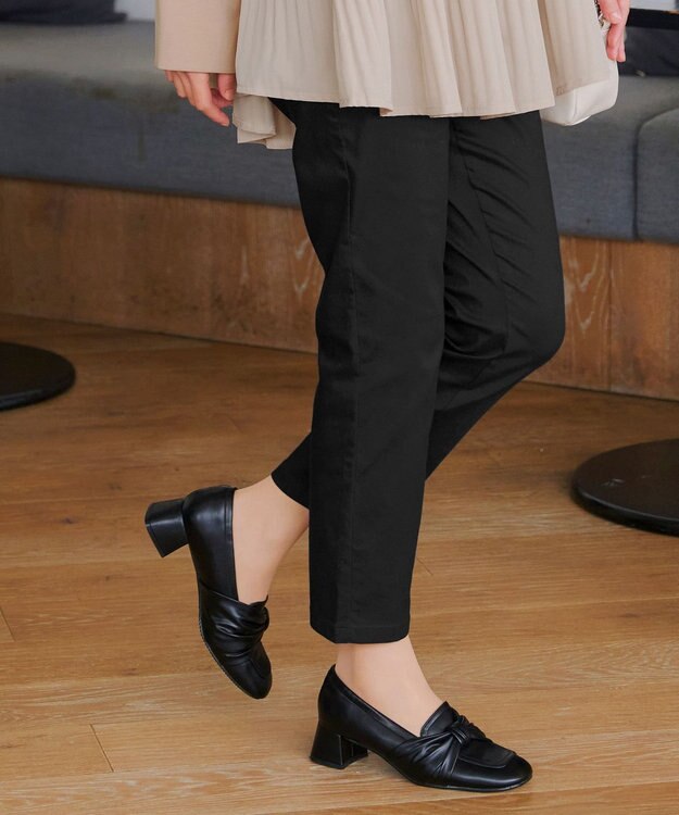 Tiaclasse L アンクルテーパードパンツ ブラック