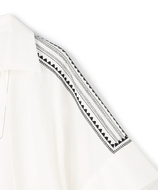 BEIGE， AXI / 刺繍ステッチ ドルマンロングドレス Ecru