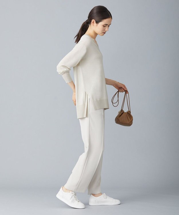 ICB 【洗える】 コンパクトウール Vネックプルオーバー トープ系