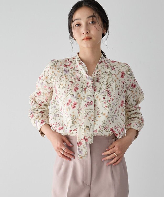 YECCA VECCA ボタニカルフラワー柄ボウタイブラウス Ivory