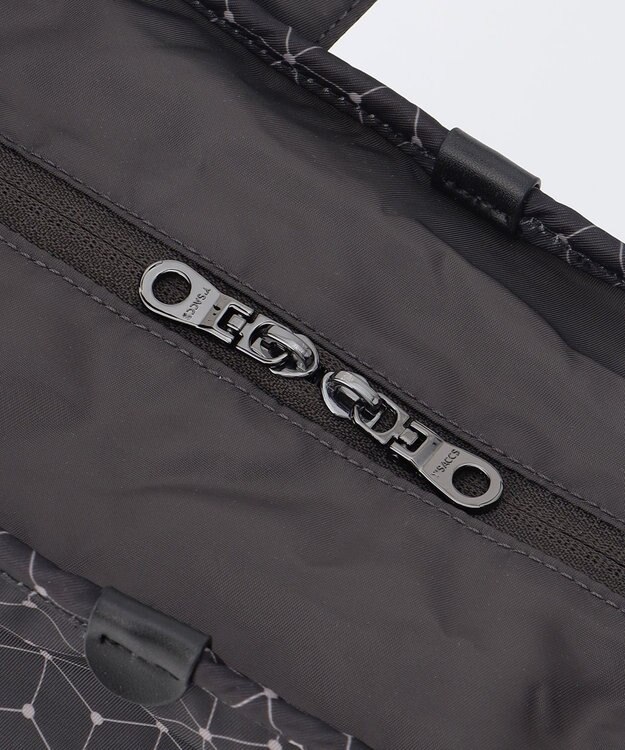 Y'SACCS キュービック×ポイントドット　2WAYトート＆ショルダー　Mサイズ ブラック