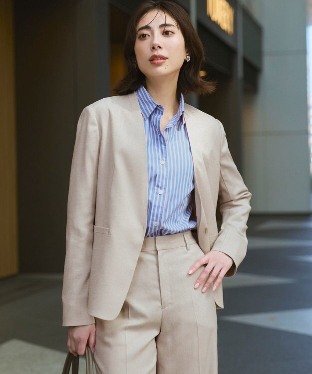 23区 アイアスマットストレッチ ノーカラージャケット ベージュ系