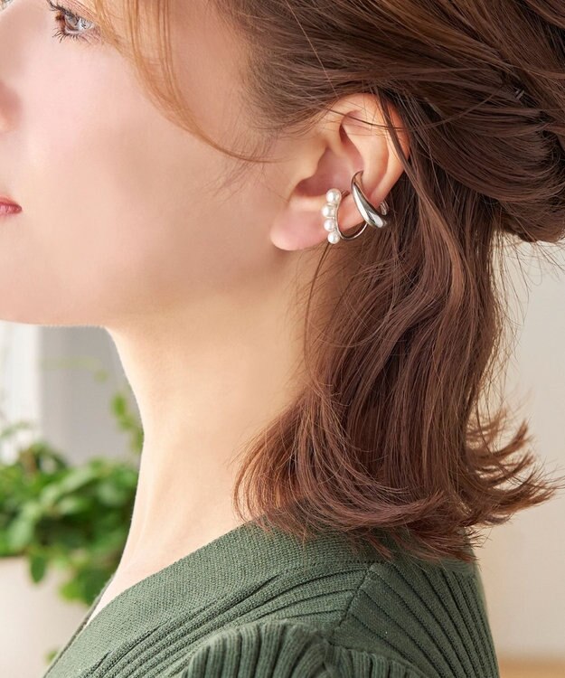 Phoebe 〈シリーズ累計販売10000点突破！〉ドレッシングパールイヤーカフ　シルバー シルバー