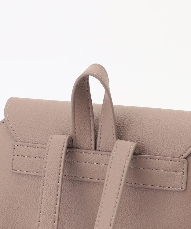 LA BAGAGERIE フロント金具デイリーリュック グレージュ