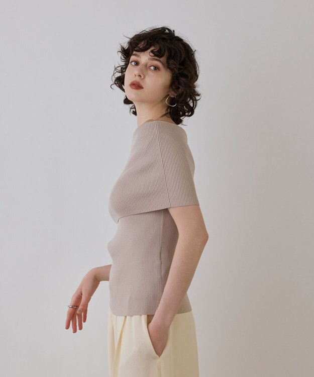 GRACE CONTINENTAL オフショルリブニットトップ ベージュ