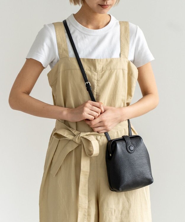 Atelier nuu 【定番シリーズ/国内生産】parcel mist ダレスポシェット ブラック