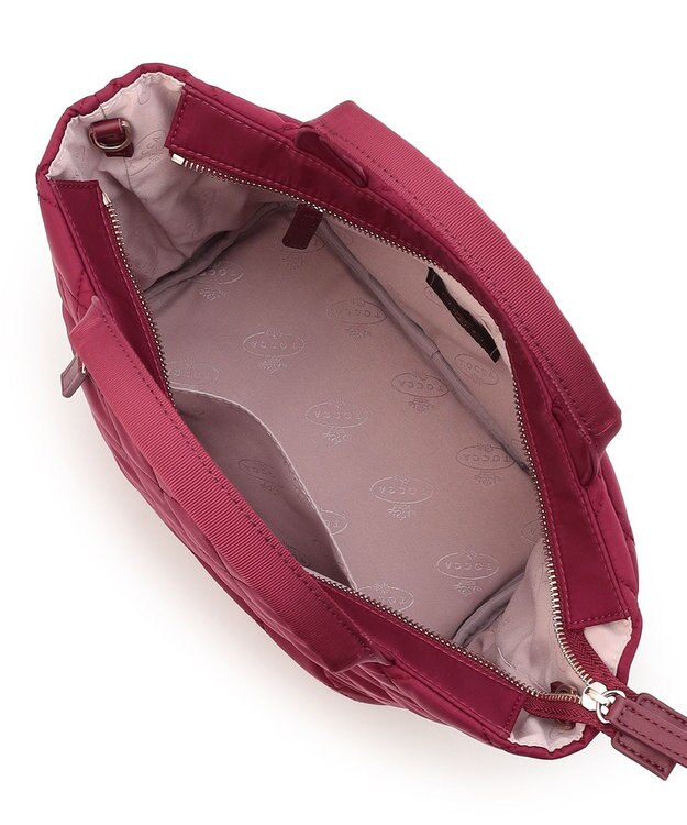 TOCCA TRACE PAVE FASTENER TOTE ナイロンキルトバッグ レッド系
