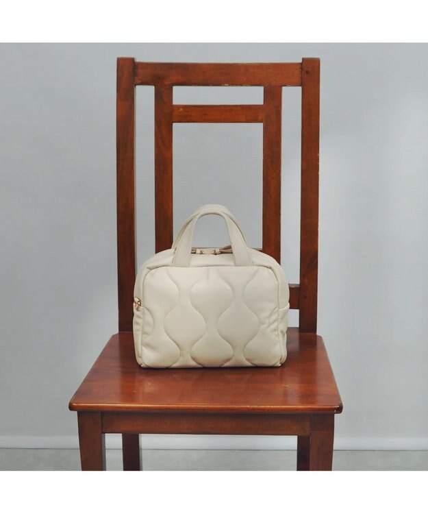 UNBILLION kakatoo シンセティックレザーキルトスクエアショルダー アイボリー