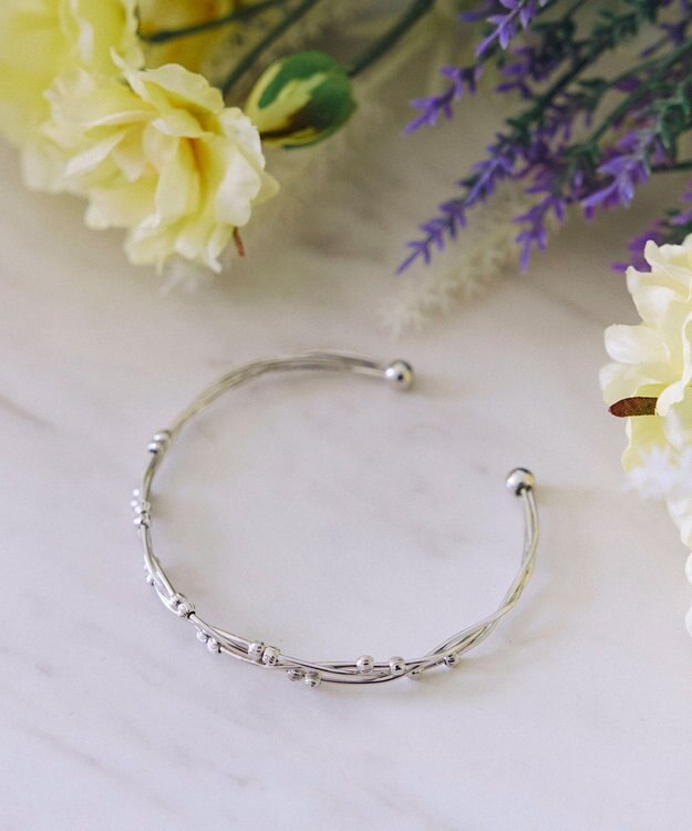 Tiaclasse メタルボールツイストバングル シルバー