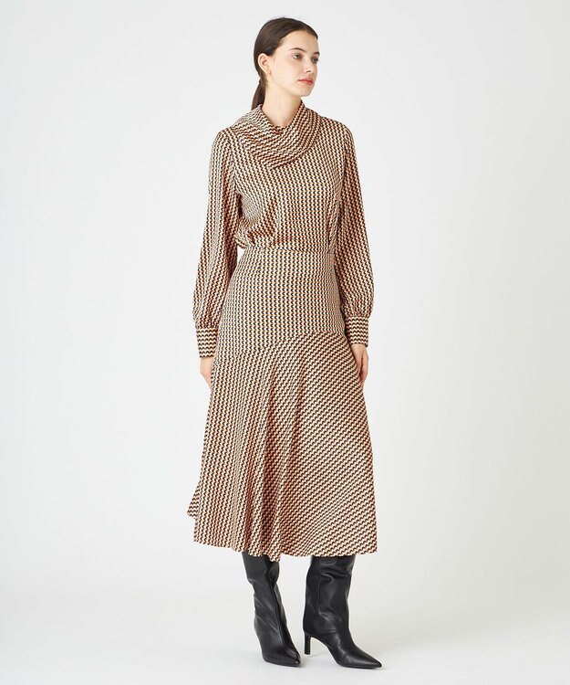 BEIGE， MABILLON / スカーフブラウス Peach x Ecru