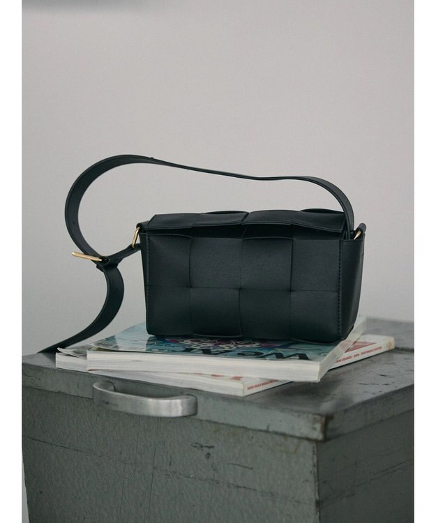 AMERICAN HOLIC 編み込みＢＯＸショルダーＢＡＧ Black
