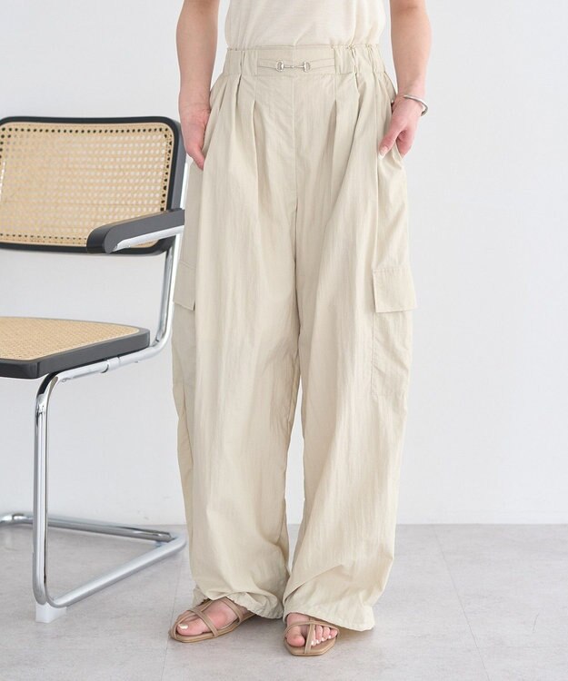earth music&ecology ビットパーツ付きカーゴパンツ Ivory