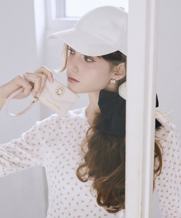 Maison de FLEUR リール付きビジューカードポケットパスケース Pink