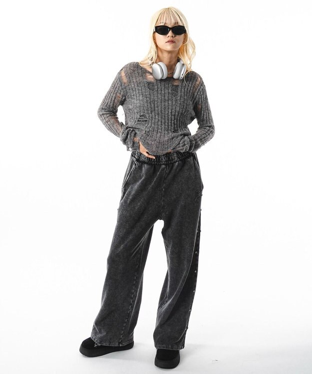 WEGO 【ユニセックス着用ITEM】ブリーチスタッズロゴスウェットパンツ スミクロ