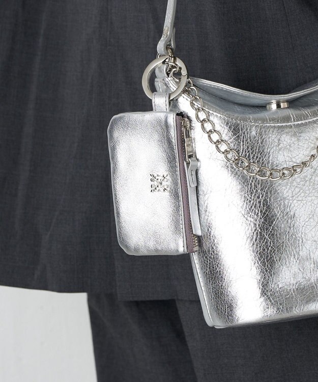 russet カラビナ付き ソフトレザーマルチケース(Z-211) Silver