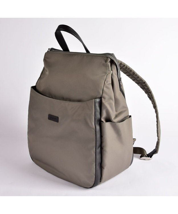 Y'SACCS NEWすっきりシリーズ　リュックサック グレージュ