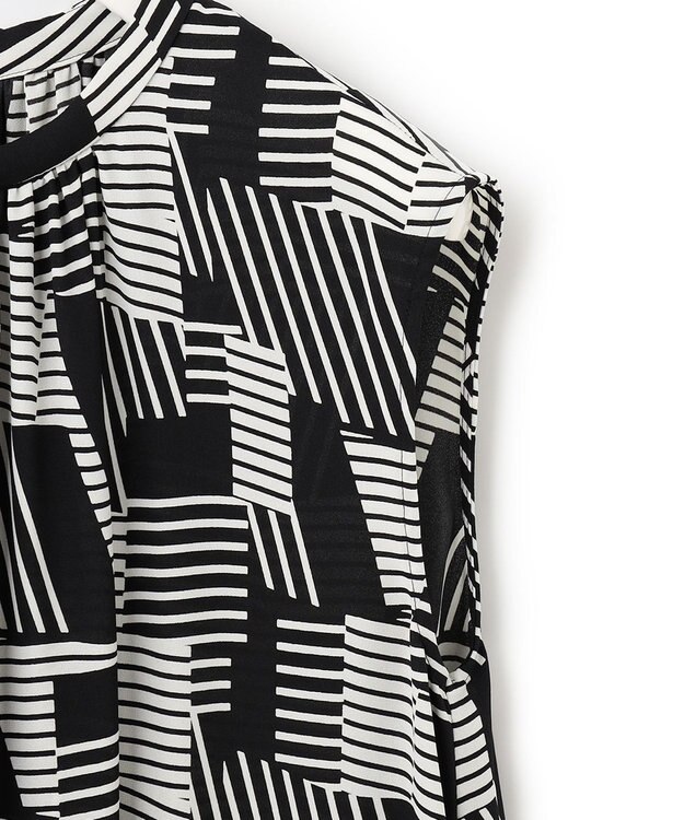 ICB 【WEB限定カラーあり】 Back Satin Amunzen ノースリーブブラウス ブラック系柄