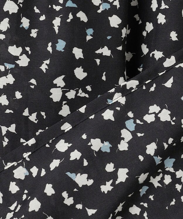 J.PRESS LADIES 【洗える】スパンローンフラワープリント クルーネック ブラウス ネイビーベース系