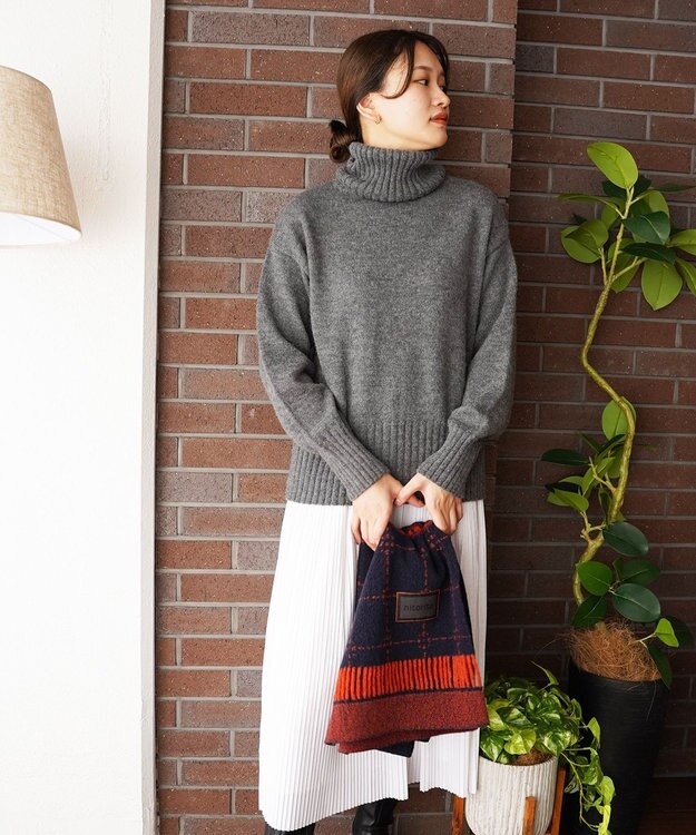 TOQUE 〈大草直子さんアドバイザー〉【天然素材】ベビーアルパカ ハイネックニット チャコール