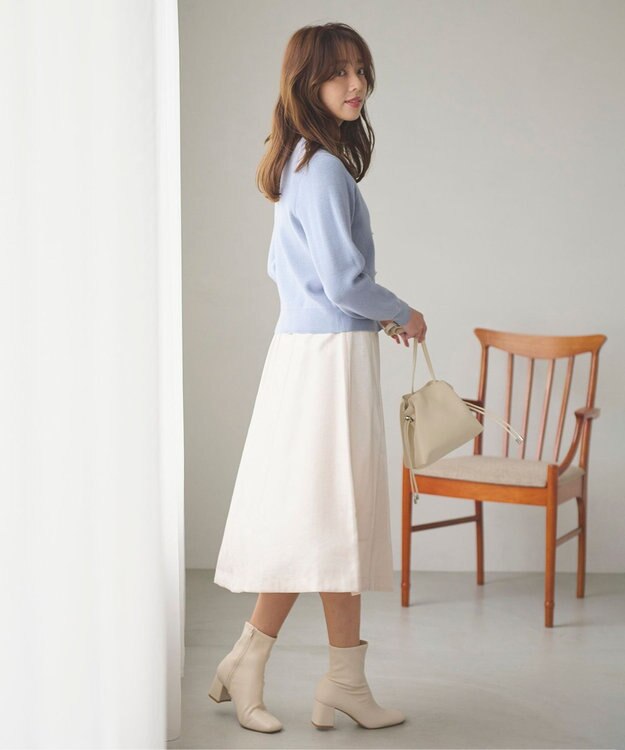 Feroux 【洗える】シャイニーフレアスカート アイボリー系