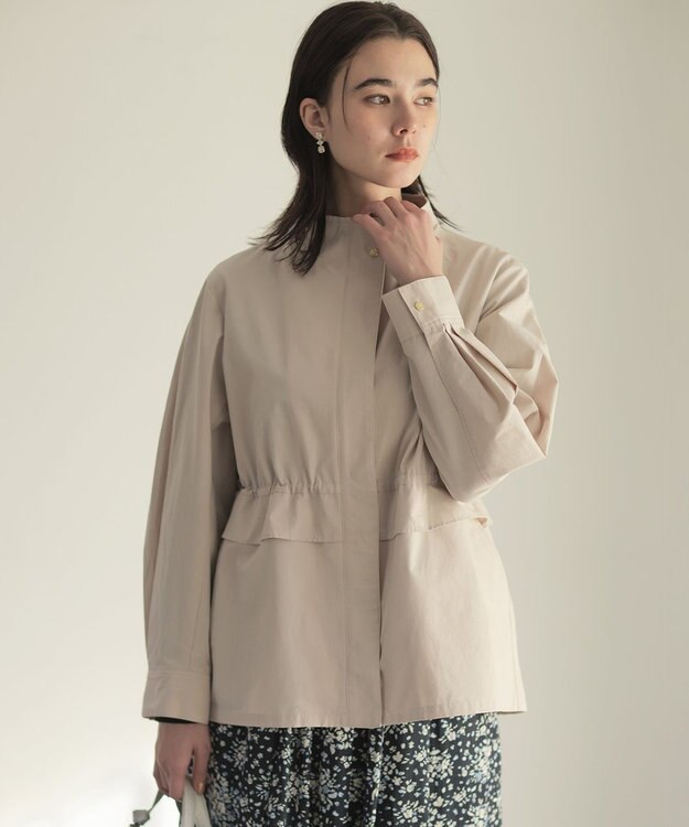 組曲 スタンドネックライトアウター アイボリーベージュ系