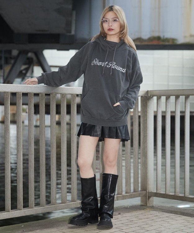 WEGO 【ユニセックス着用ITEM】ピグメントラメグラフィックプルパーカー スミクロ