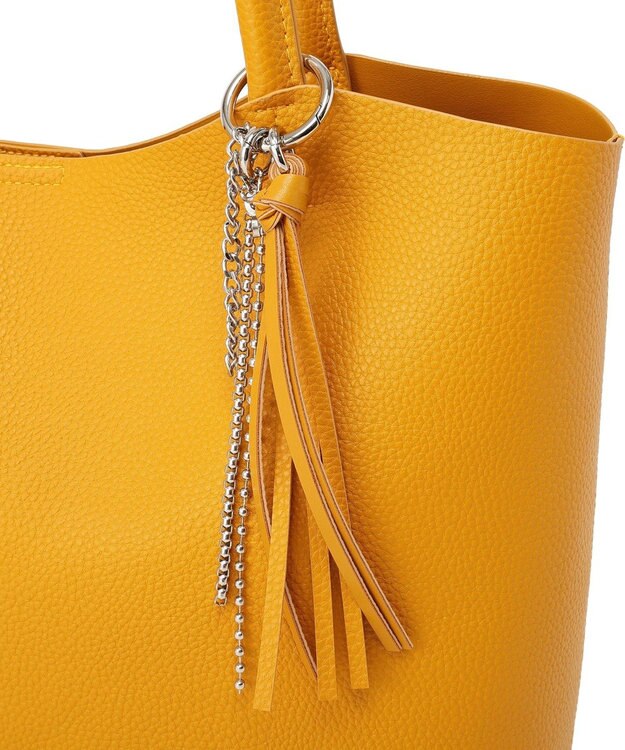 earth music&ecology 【軽量】チャーム付きトートバッグ Yellow