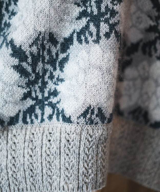 muuc 〈うっとり柔らか上質な極細繊維〉〈前身頃は希少なモヘアとシルク×後ろ身頃はウール100%〉フラワージャカード ベスト グレー