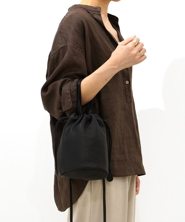 FOLNA RD ソフトレザー2WAY巾着ショルダーバッグ ブラック