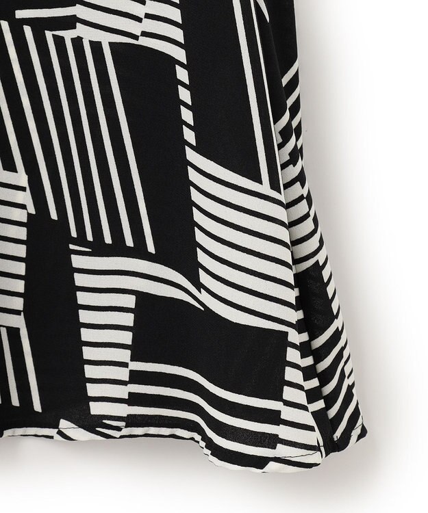 ICB 【WEB限定カラーあり】 Back Satin Amunzen ノースリーブブラウス ブラック系柄