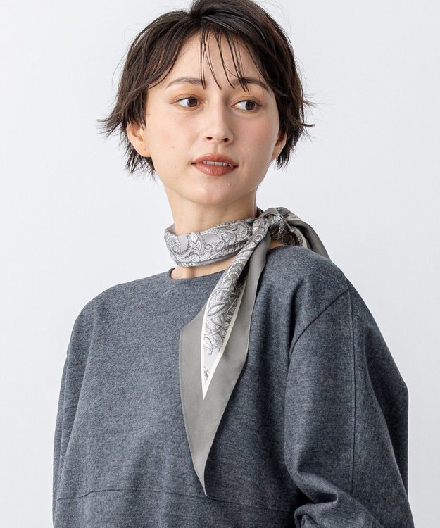 23区 Erica ペイズリー柄 ダイヤ スカーフ ライトグレー系