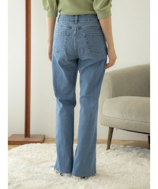 earth music&ecology セルフカットセミフレアデニムパンツ Light Indigo