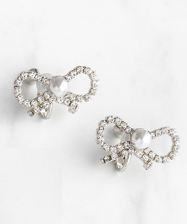 TOCCA GLITTER RIBBON EARRINGS イヤリング シルバー×パール系