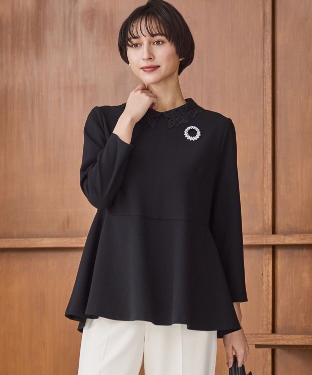 23区 L 【セットアップ対応/洗える】トリアセダブルジョーゼット 2WAYレース襟 ペプラムブラウス ブラック系