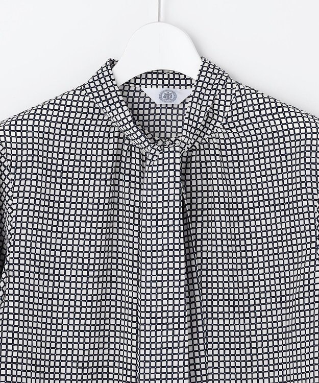 J.PRESS LADIES L ジーナ梨地 幾何プリント ブラウス ホワイト×ネイビー系