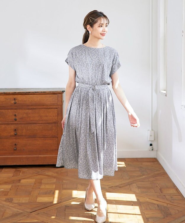 Tiaclasse 【洗える】花柄タックフレンチスリーブワンピース グレー