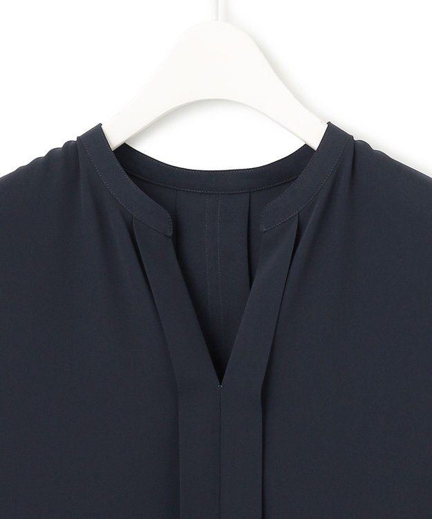 ICB 【新色追加・接触冷感・UVケア・速乾・洗える】BackSatinAmunzen  5分袖 キーネックブラウス ネイビー系