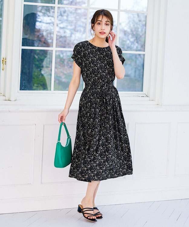 Tiaclasse 【洗える】花柄タックフレンチスリーブワンピース ブラック