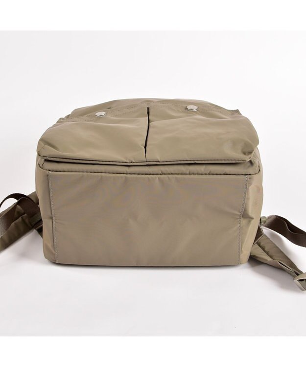 Y'SACCS ダブルホックポケットデイパック グレージュ